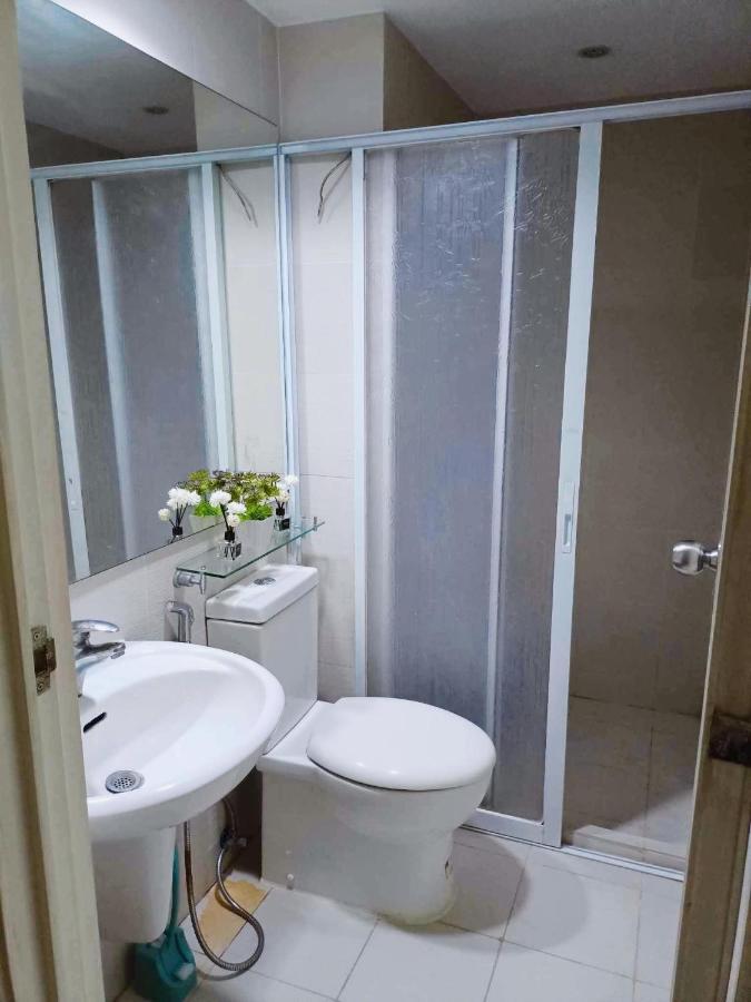 Azure Urban Resort With Wifi And Netflix Пасай Екстериор снимка
